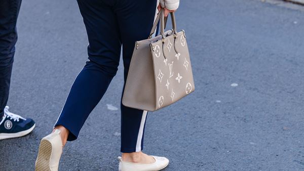 Эксперт назвала признаки устаревшей сумки