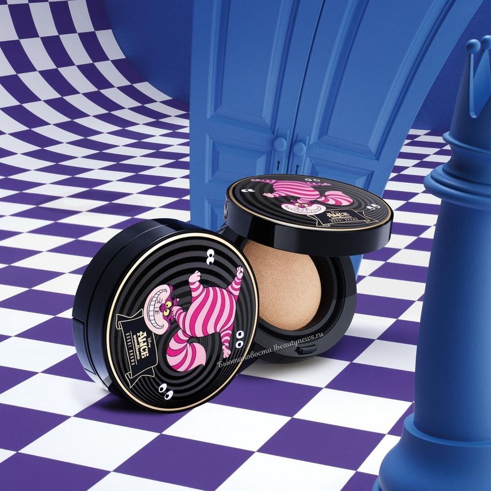 Bobby Brown Alice in Wonderland Weightless Skin Cushion Foundation SPF40 PA+++
