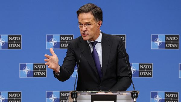 В Венгрии указали на стремление генсека НАТО Рютте к войне