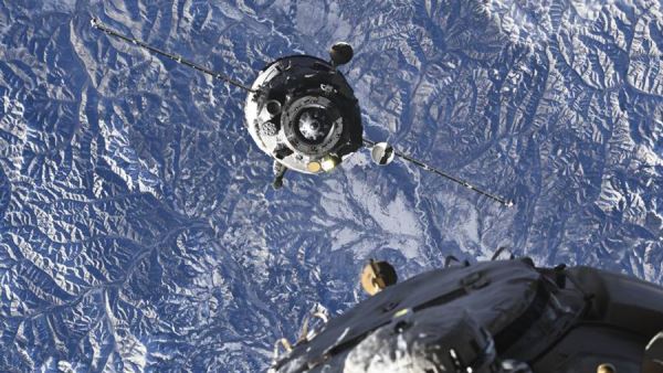 Корабль &laquo;Союз МС-27&raquo; с тремя космонавтами приземлился в Казахстане