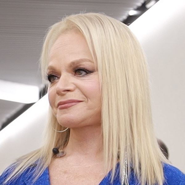 Про «отмену» Ларисы Долиной расскажет «Светская хроника»0