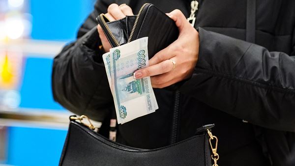 Путин указал на рекордно низкий уровень бедности в России