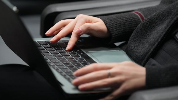 Аналитики заявили о снижении откликов на вакансии без указания зарплаты