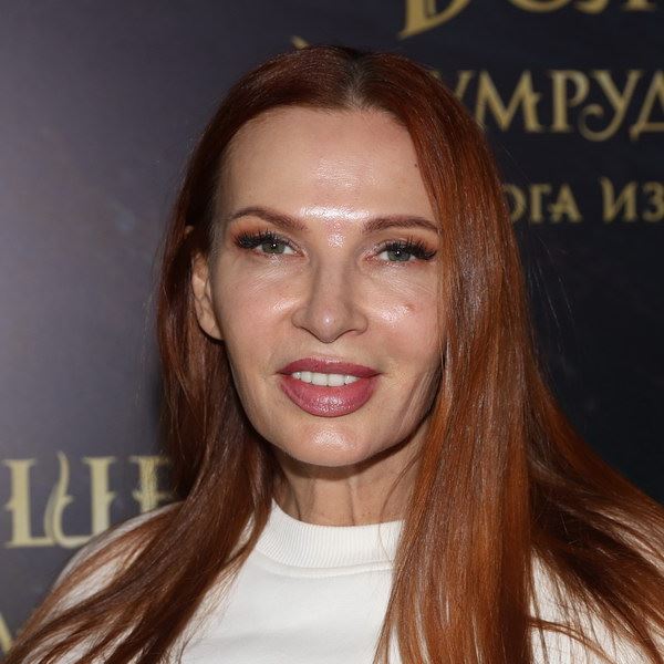 Эвелина Блёданс пожелала звездам лечь в психбольницу под Новый год0