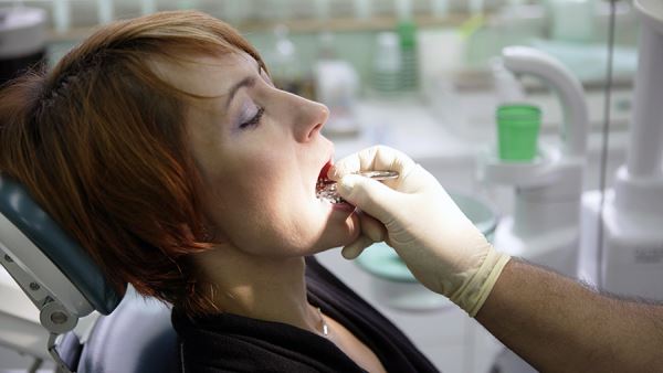 Ортодонт предостерегла от использования домашних капп от бруксизма