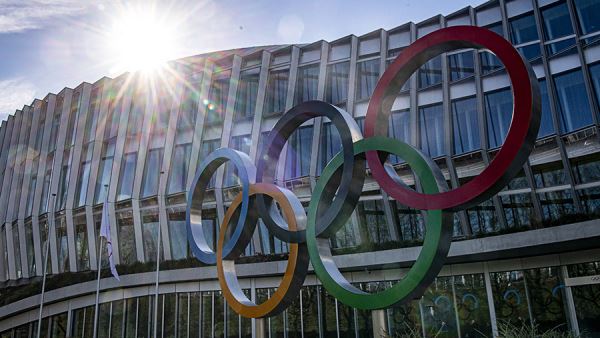 МОК поддержал рекомендацию снять ограничения для молодых спортсменов из России