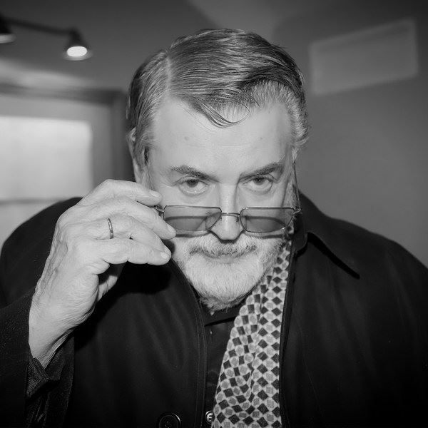 Памятная доска Александра Ширвиндта появилась на доме, где он прожил полвека0