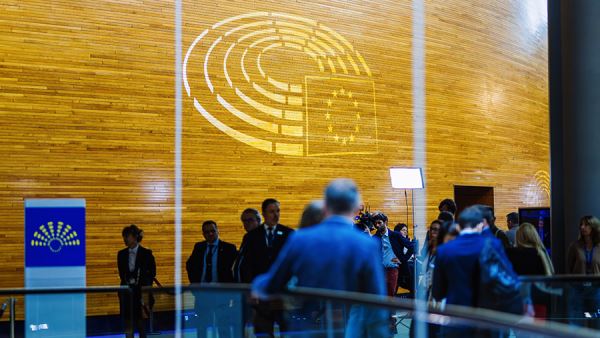 Лавров указал на попытки ЕС помешать Трампу урегулировать конфликт на Украине